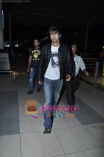 Ranbir Kapoor arrive from Bangalore Anjaana Anjaani Promotions in Airport, Mumbai on 29th Sept 2010 (9).JPG